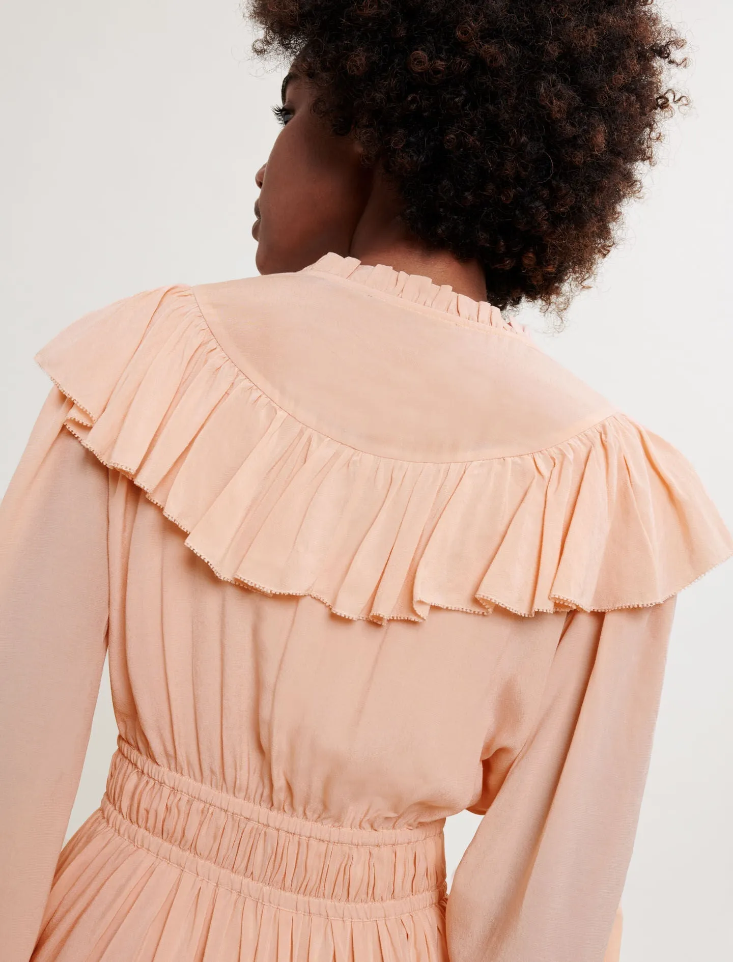 FLOWING DRESS WITH FITTED WAIST