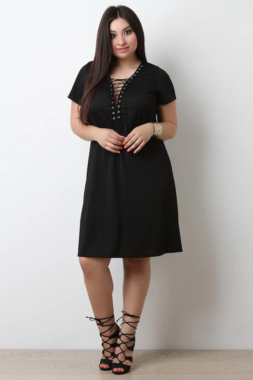 Grommet Lace-Up Short Sleeves Shift Dress